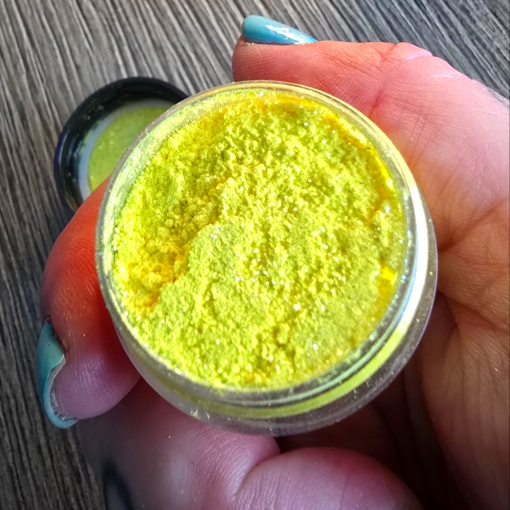Rare! Discontinued! Sugarpill Cosmetics Neon Pigment Eyeshadow In Hi-Viz